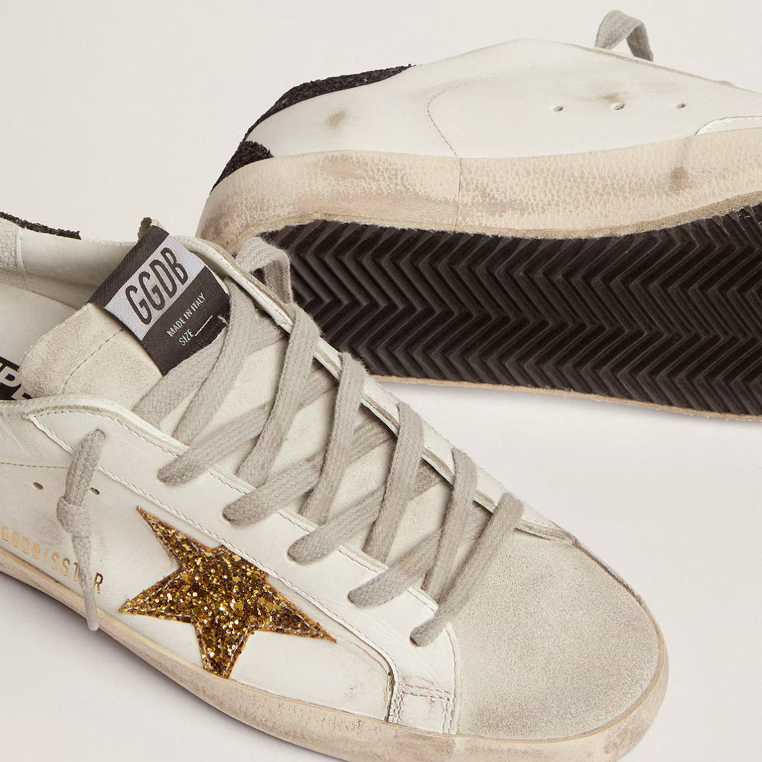 Basket Super-Star Étoile à Paillettes Dorées et Contrefort à Paillettes Noir