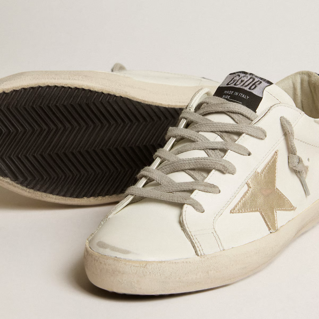 Basket Super-Star Étoile Dorée et Contrefort à Paillettes Noire